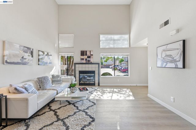 678 Saddleback Ter, Fremont, CA 94536