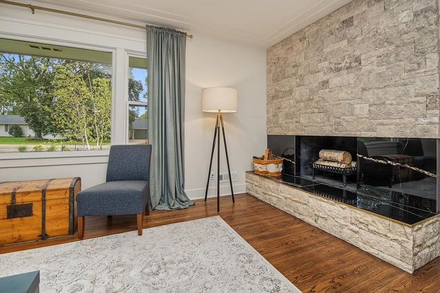 4625 Valley View Road, Edina, MN 55424