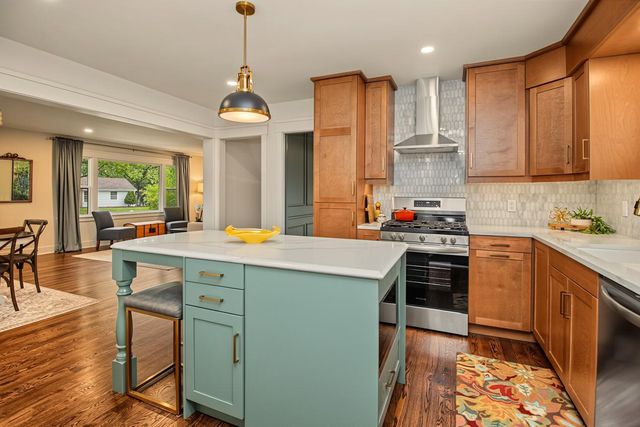 4625 Valley View Road, Edina, MN 55424