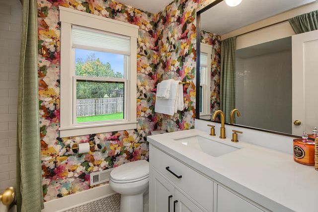 4625 Valley View Road, Edina, MN 55424