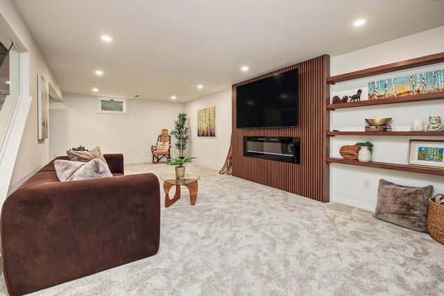 4625 Valley View Road, Edina, MN 55424