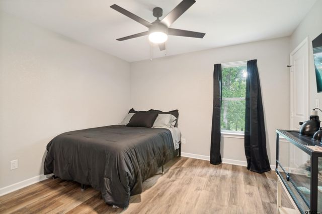 11302 County Road 4102, Lindale, TX 75771