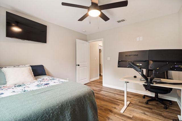 11302 County Road 4102, Lindale, TX 75771
