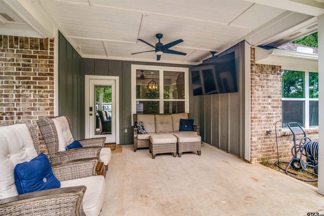 11302 County Road 4102, Lindale, TX 75771