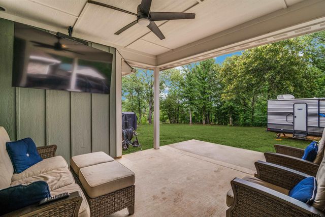 11302 County Road 4102, Lindale, TX 75771
