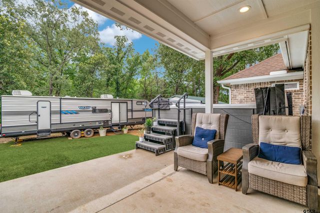 11302 County Road 4102, Lindale, TX 75771