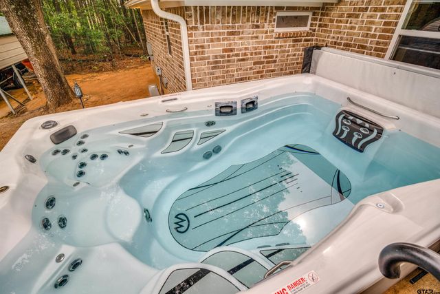 11302 County Road 4102, Lindale, TX 75771