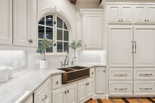 1900 Shady Oaks Drive, Southlake, TX 76092