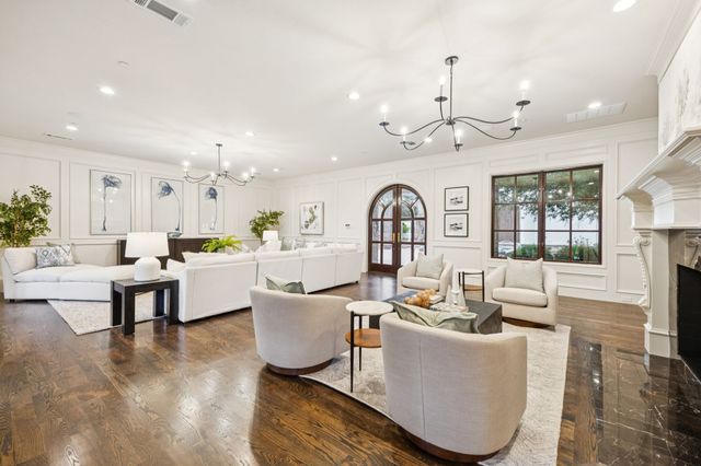 1900 Shady Oaks Drive, Southlake, TX 76092