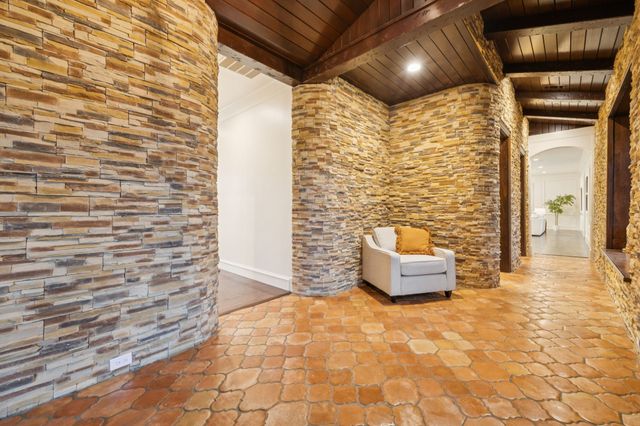 1900 Shady Oaks Drive, Southlake, TX 76092