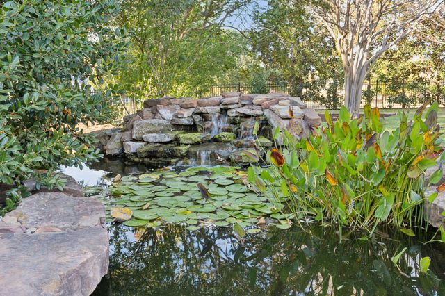 1900 Shady Oaks Drive, Southlake, TX 76092