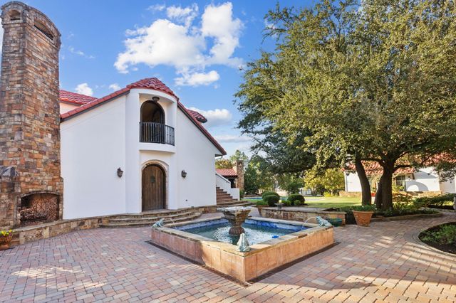 1900 Shady Oaks Drive, Southlake, TX 76092