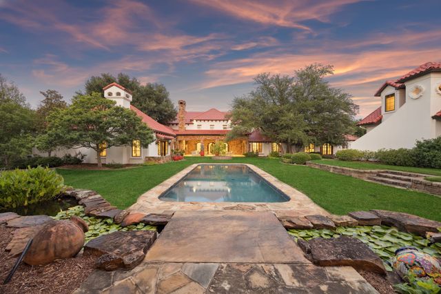 1900 Shady Oaks Drive, Southlake, TX 76092