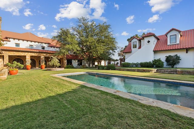 1900 Shady Oaks Drive, Southlake, TX 76092