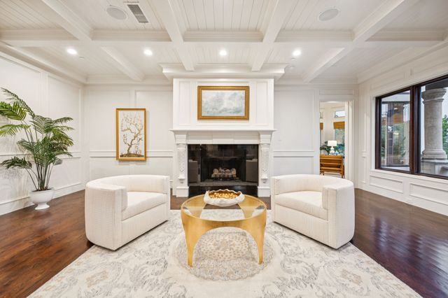 1900 Shady Oaks Drive, Southlake, TX 76092