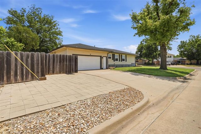 1810 Ponca Avenue, Enid, OK 73703