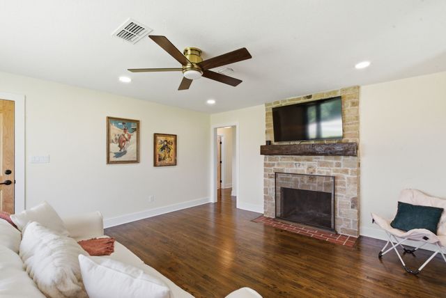 1147 County Road 163, Stephenville, TX 76401