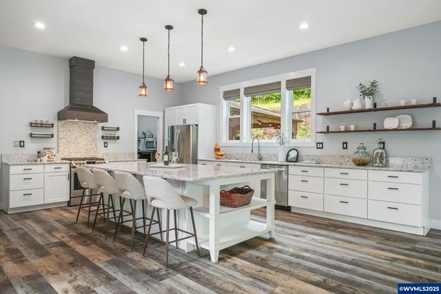 7060 NW Oak Creek Dr, Corvallis, OR 97330