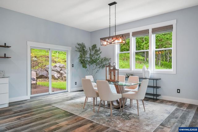 7060 NW Oak Creek Dr, Corvallis, OR 97330