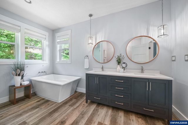 7060 NW Oak Creek Dr, Corvallis, OR 97330