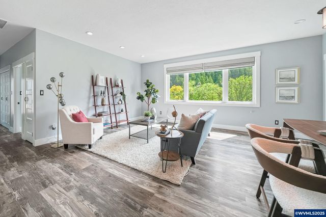 7060 NW Oak Creek Dr, Corvallis, OR 97330