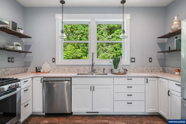 7060 NW Oak Creek Dr, Corvallis, OR 97330