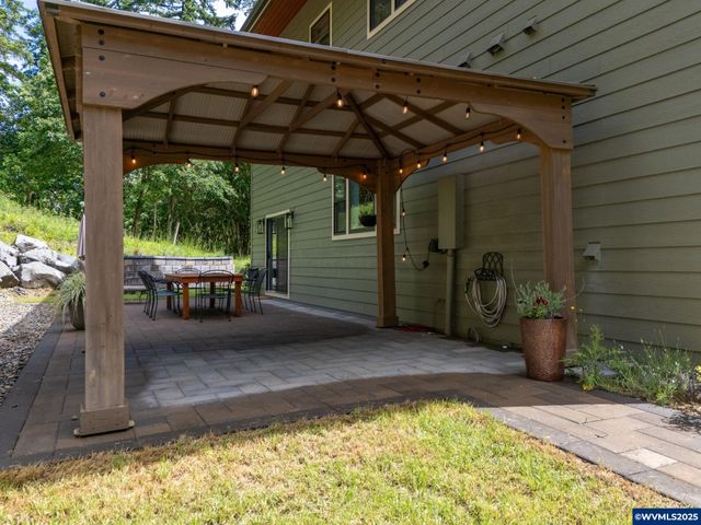 7060 NW Oak Creek Dr, Corvallis, OR 97330