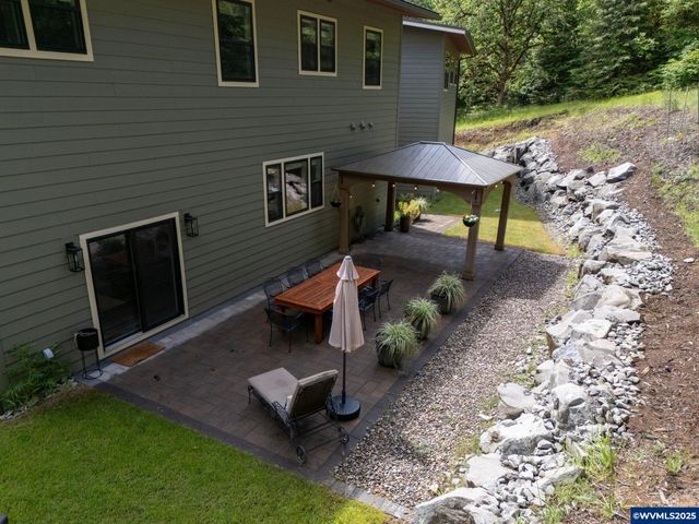 7060 NW Oak Creek Dr, Corvallis, OR 97330