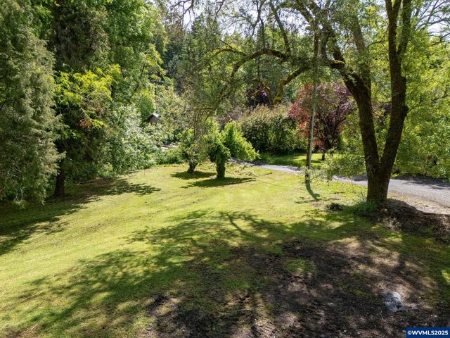 7060 NW Oak Creek Dr, Corvallis, OR 97330