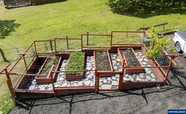 7060 NW Oak Creek Dr, Corvallis, OR 97330