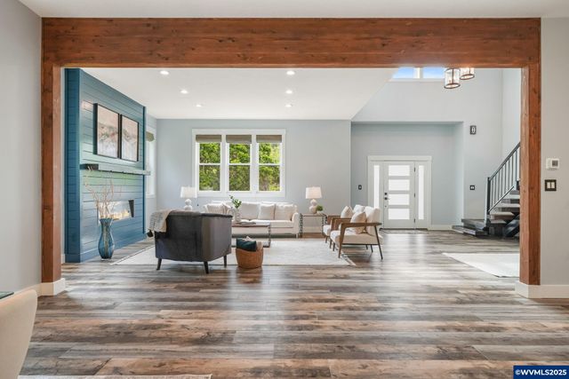 7060 NW Oak Creek Dr, Corvallis, OR 97330