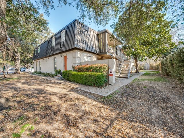 5212 Fleetwood Oaks Avenue 202, Dallas, TX 75235