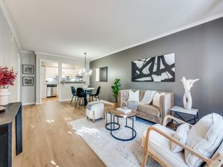 5212 Fleetwood Oaks Avenue 202, Dallas, TX 75235