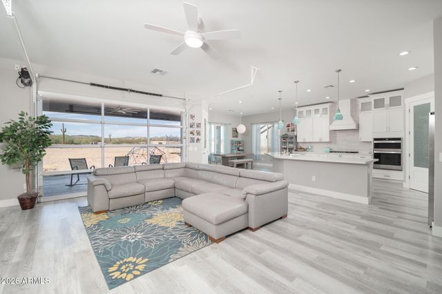 1531 W Rhea Road, San Tan Valley, AZ 85144