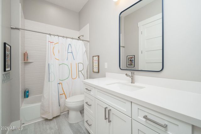 1531 W Rhea Road, San Tan Valley, AZ 85144