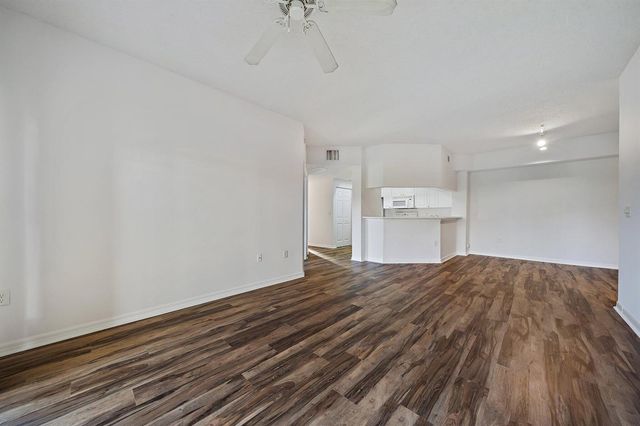 2725 Anzio Court 107, Palm Beach Gardens, FL 33410