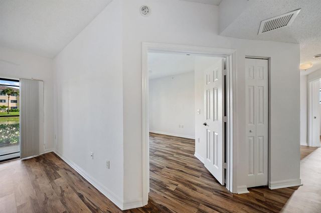2725 Anzio Court 107, Palm Beach Gardens, FL 33410