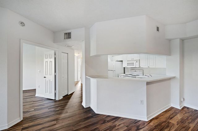 2725 Anzio Court 107, Palm Beach Gardens, FL 33410