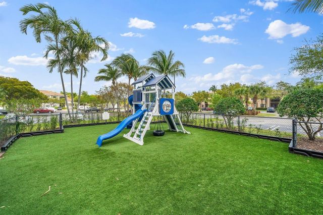 2725 Anzio Court 107, Palm Beach Gardens, FL 33410