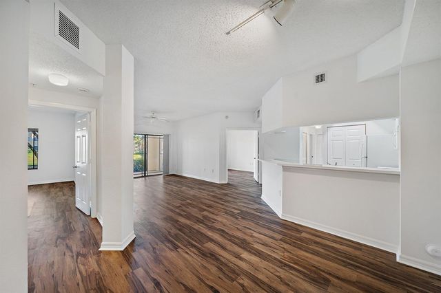 2725 Anzio Court 107, Palm Beach Gardens, FL 33410