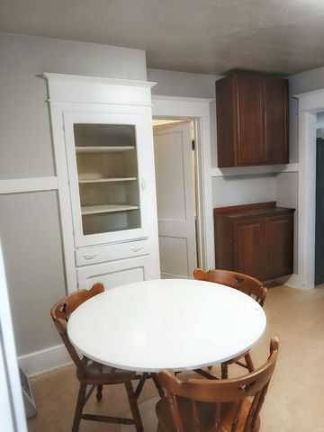 5711 SW 2nd Street, Des Moines, IA 50315