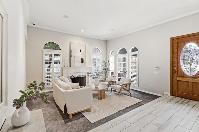 9411 Leal Ct, Elk Grove, CA 95758