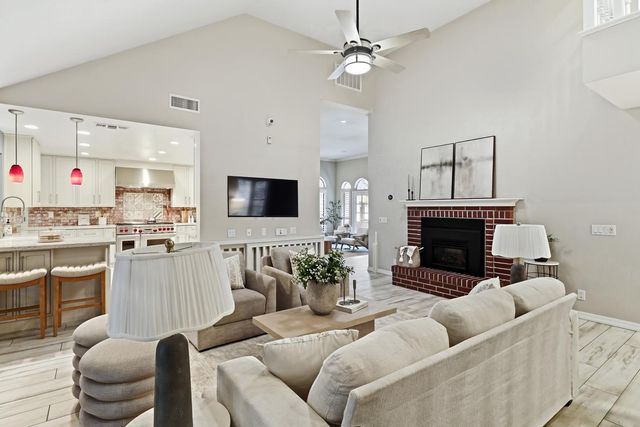 9411 Leal Ct, Elk Grove, CA 95758