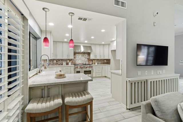 9411 Leal Ct, Elk Grove, CA 95758