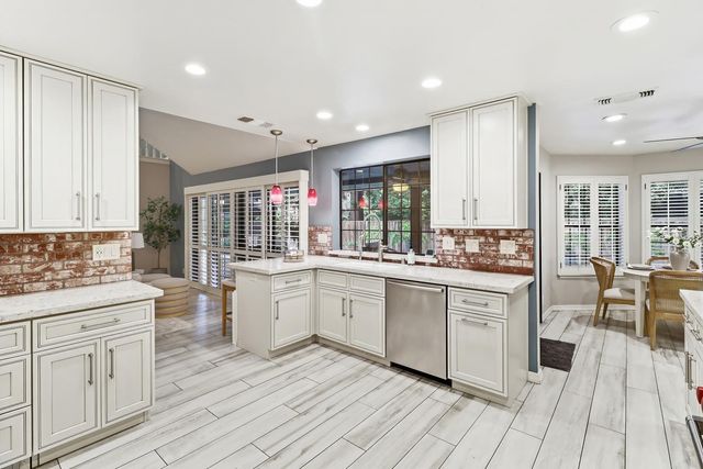 9411 Leal Ct, Elk Grove, CA 95758