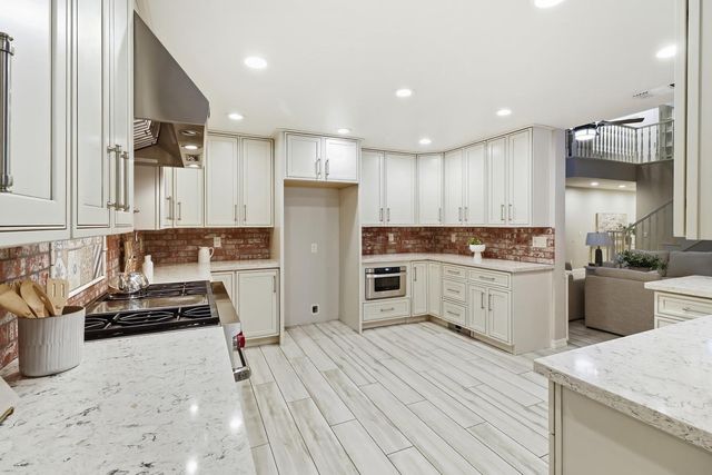 9411 Leal Ct, Elk Grove, CA 95758