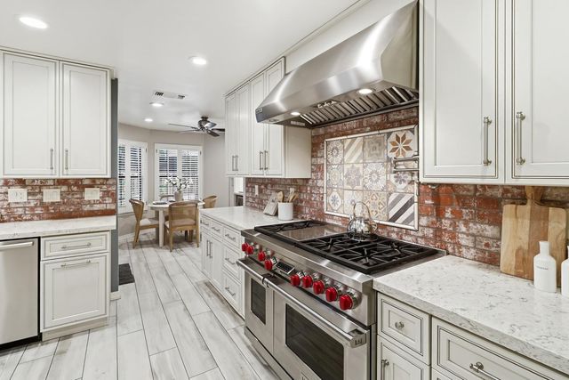 9411 Leal Ct, Elk Grove, CA 95758