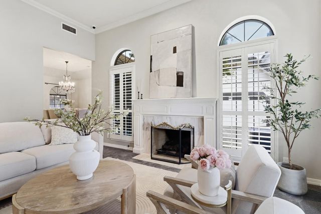 9411 Leal Ct, Elk Grove, CA 95758