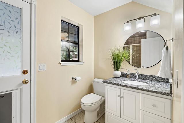 9411 Leal Ct, Elk Grove, CA 95758