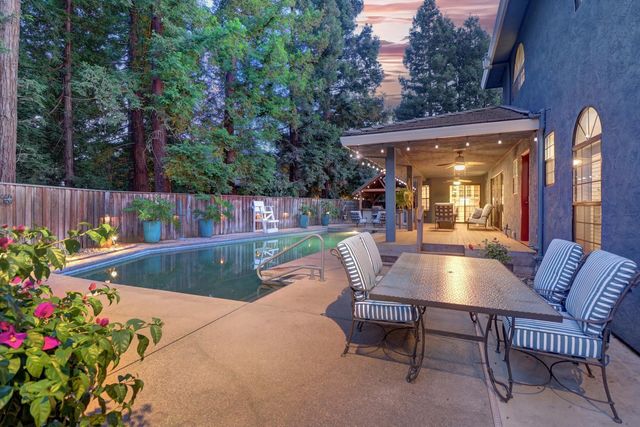 9411 Leal Ct, Elk Grove, CA 95758